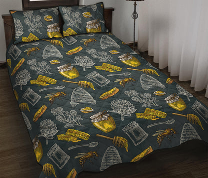 Vintage Honey Bee Print Quilt Bed Set