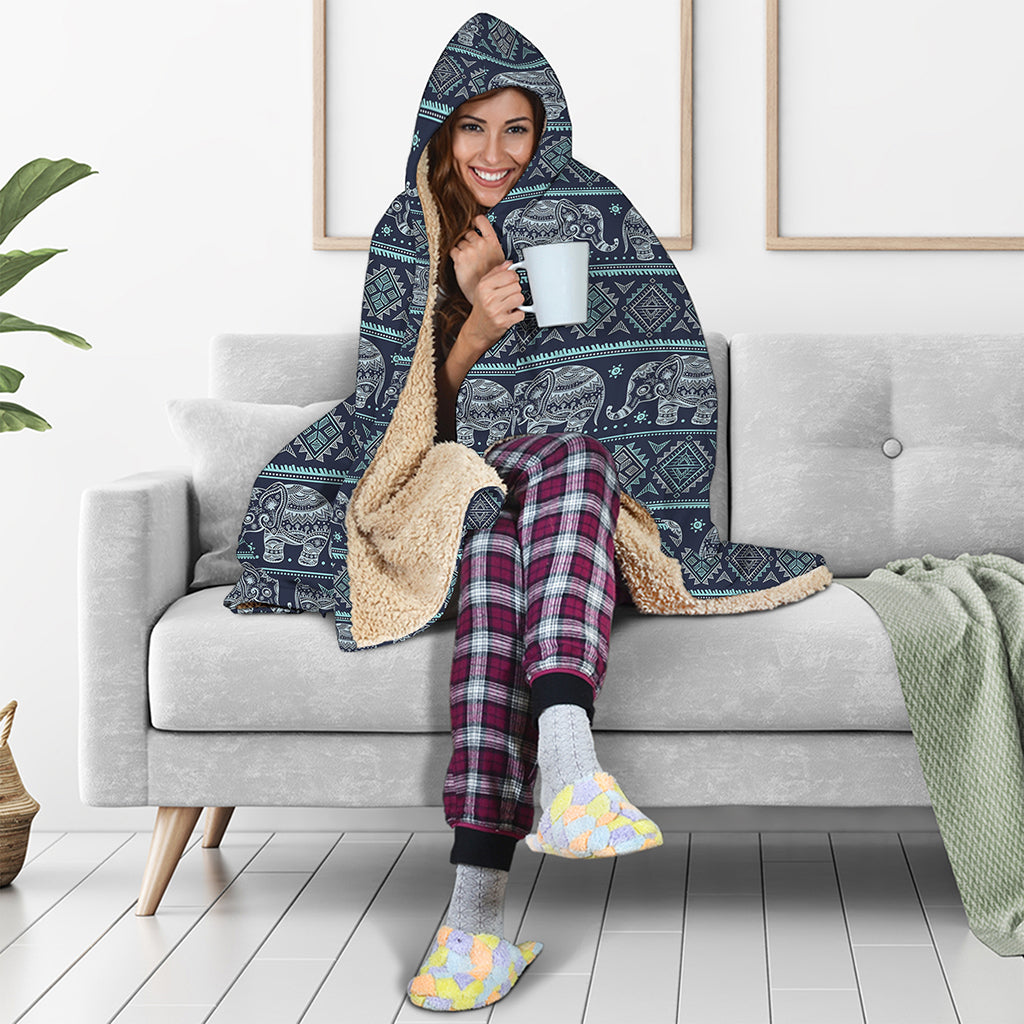 Vintage Indian Tribal Pattern Print Hooded Blanket