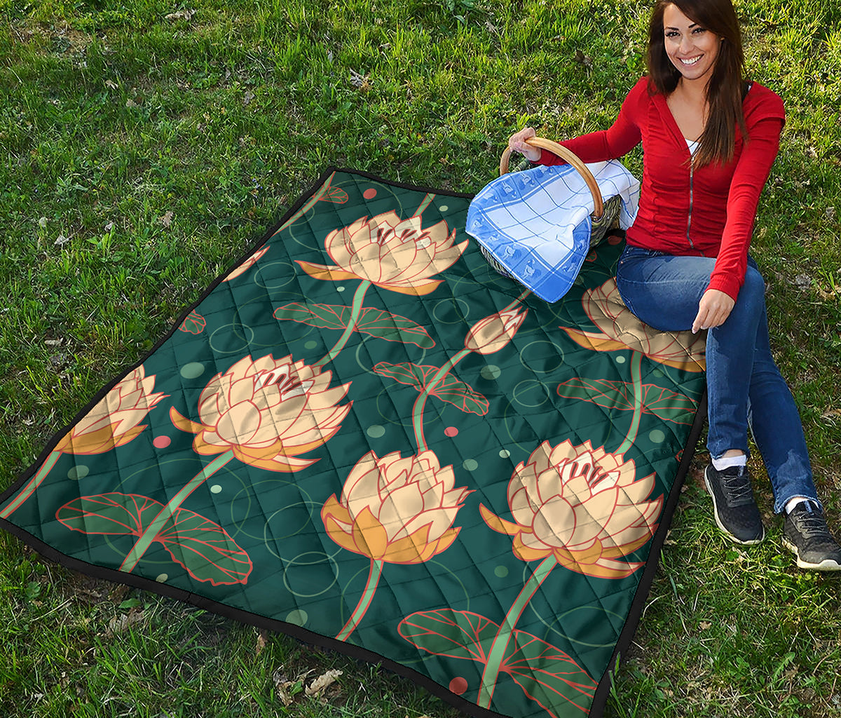 Vintage Lotus Pattern Print Quilt