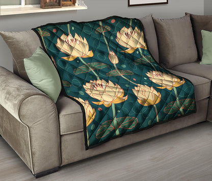 Vintage Lotus Pattern Print Quilt