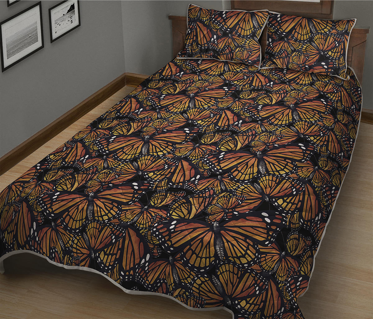 Vintage Monarch Butterfly Pattern Print Quilt Bed Set