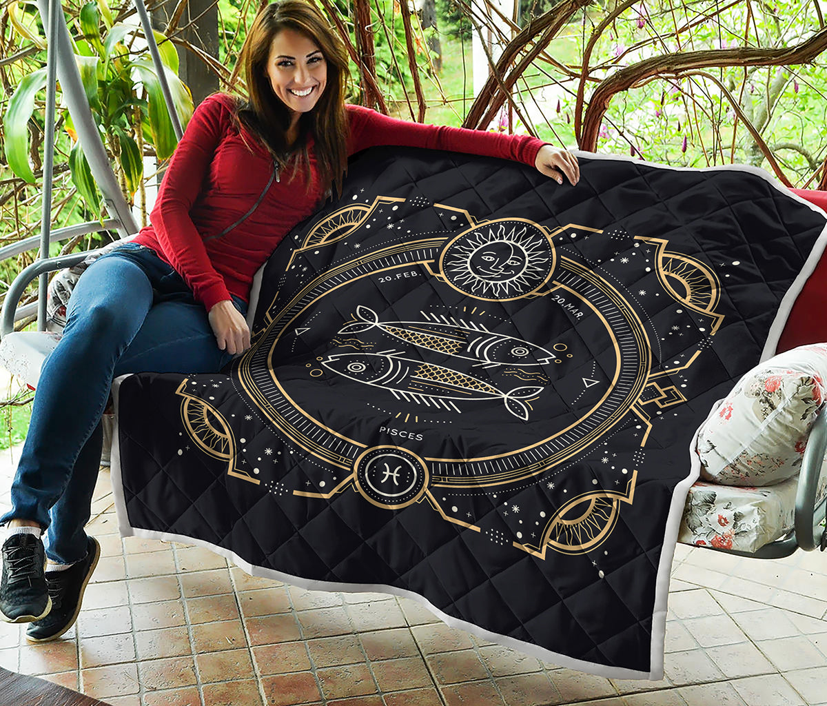 Vintage Pisces Zodiac Sign Print Quilt