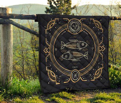 Vintage Pisces Zodiac Sign Print Quilt