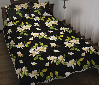 Vintage Plumeria Flower Pattern Print Quilt Bed Set