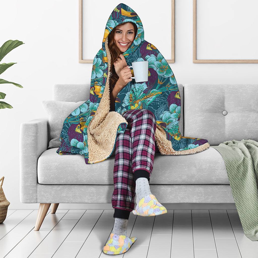 Vintage Toucan Pattern Print Hooded Blanket