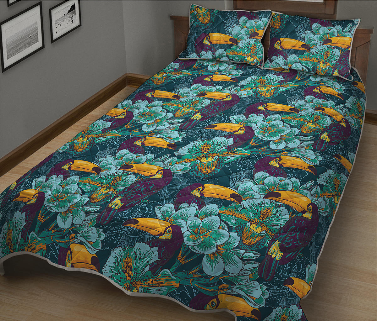 Vintage Toucan Pattern Print Quilt Bed Set