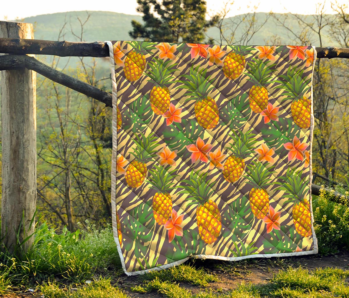 Vintage Zebra Pineapple Pattern Print Quilt