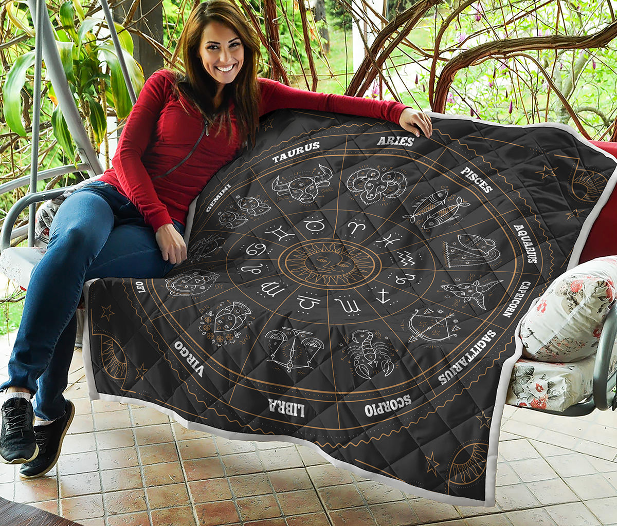 Vintage Zodiac Circle Print Quilt