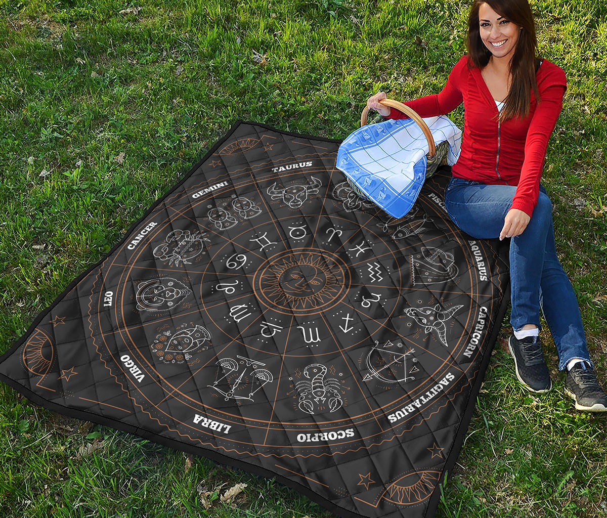 Vintage Zodiac Circle Print Quilt