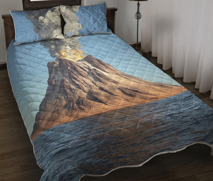 Volcanic Mountain Print Quilt Bed Set