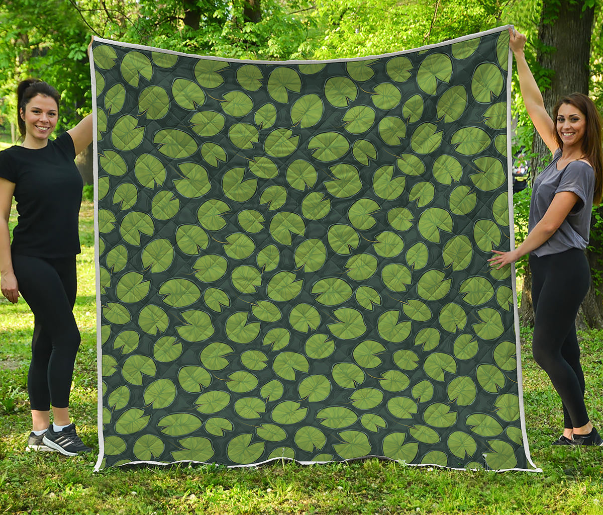 Water Lily Pads Pattern Print Quilt