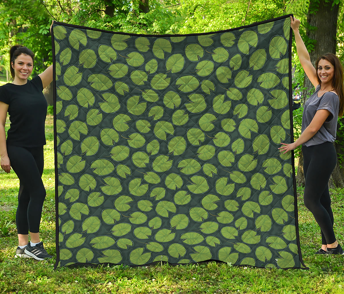 Water Lily Pads Pattern Print Quilt