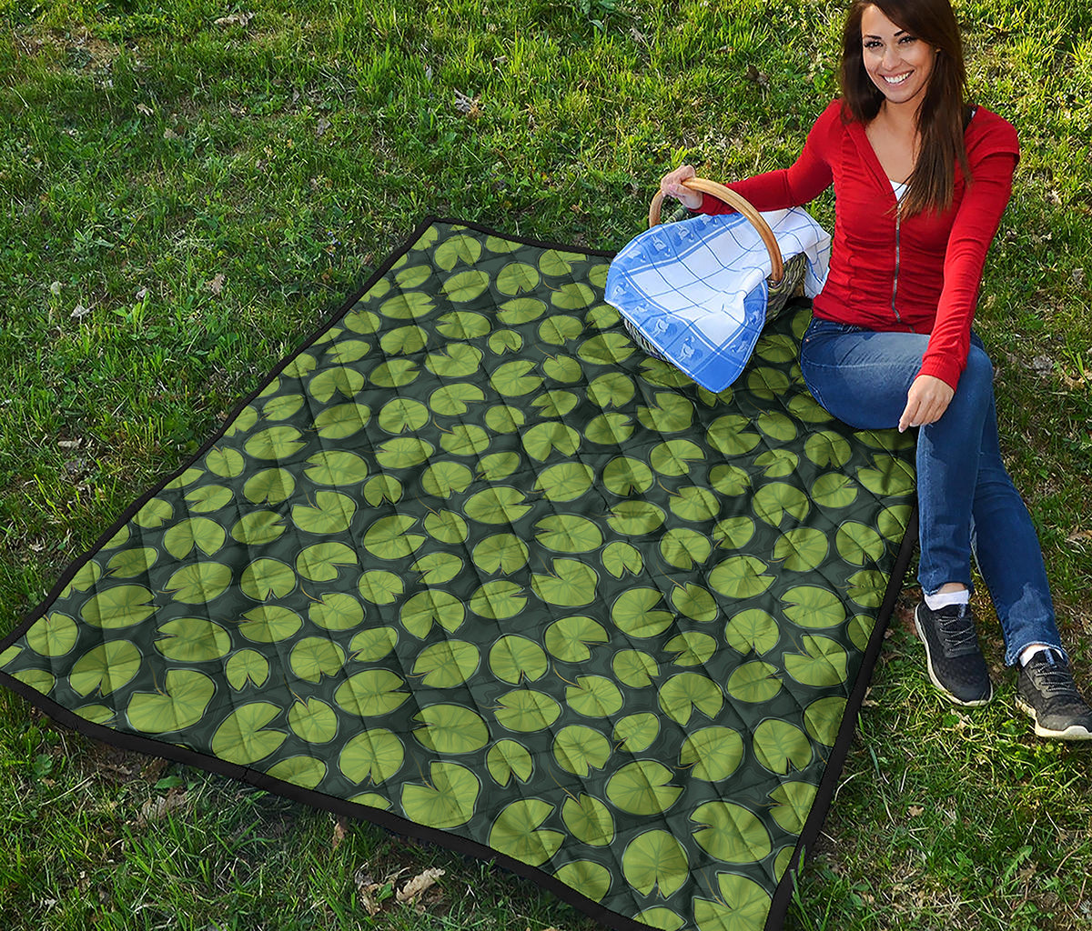 Water Lily Pads Pattern Print Quilt