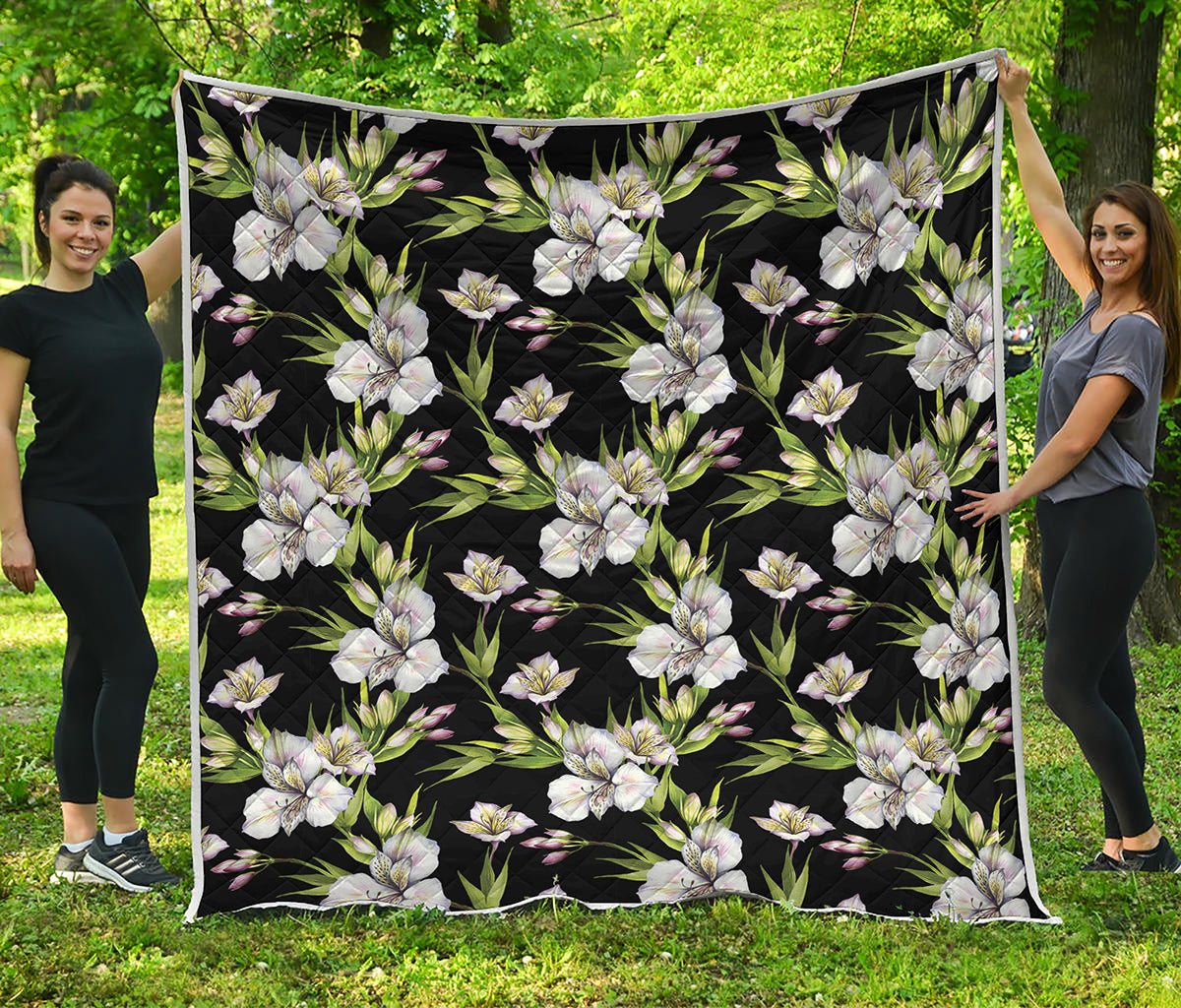 Watercolor Alstroemeria Pattern Print Quilt