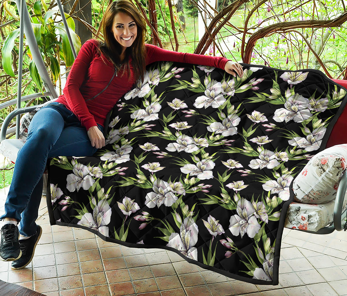 Watercolor Alstroemeria Pattern Print Quilt