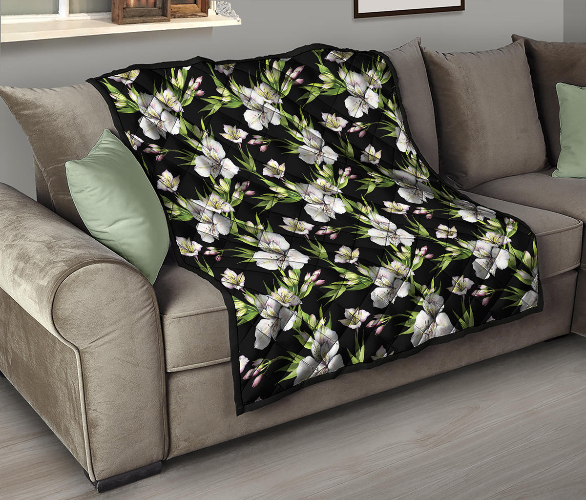 Watercolor Alstroemeria Pattern Print Quilt