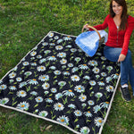 Watercolor Daisy Floral Pattern Print Quilt