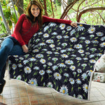Watercolor Daisy Floral Pattern Print Quilt
