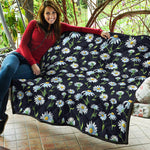 Watercolor Daisy Floral Pattern Print Quilt