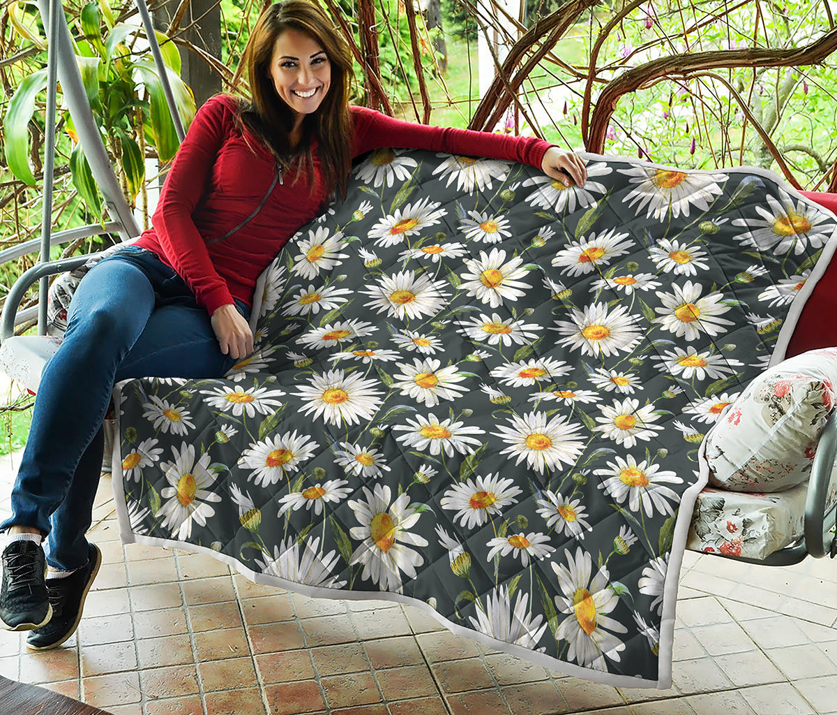 Watercolor Daisy Flower Pattern Print Quilt