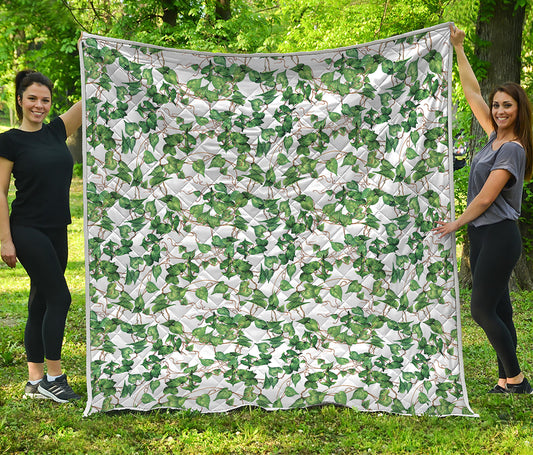 Watercolor Ivy Leaf Pattern Print Quilt