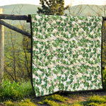 Watercolor Ivy Leaf Pattern Print Quilt