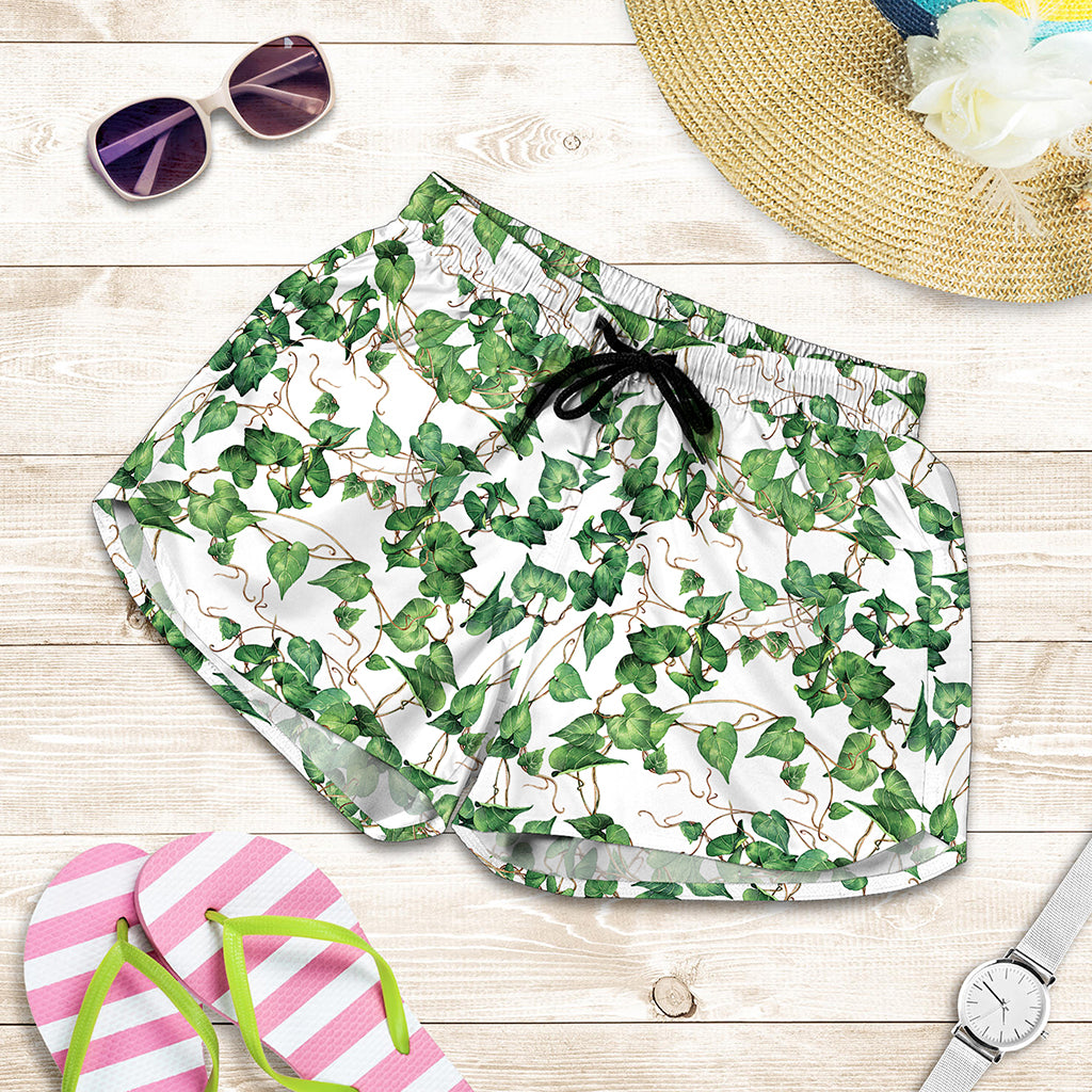 Watercolor Ivy Leaf Pattern Print Women's Shorts