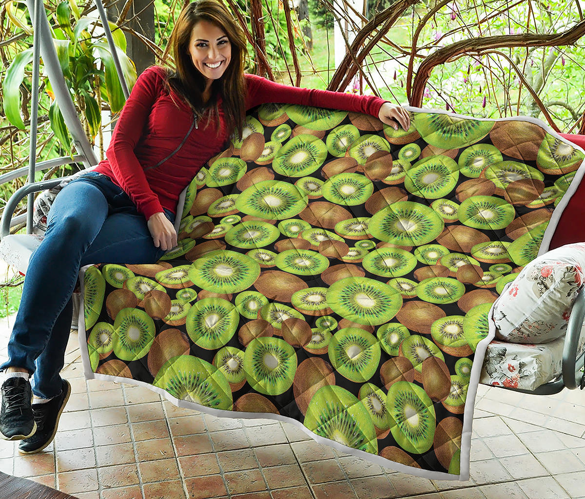 Watercolor Kiwi Pattern Print Quilt