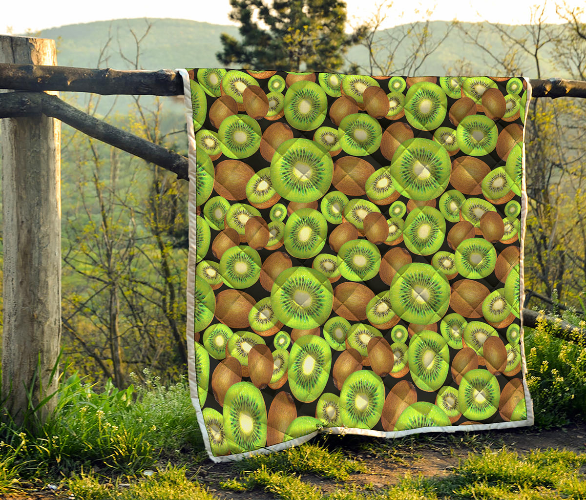 Watercolor Kiwi Pattern Print Quilt