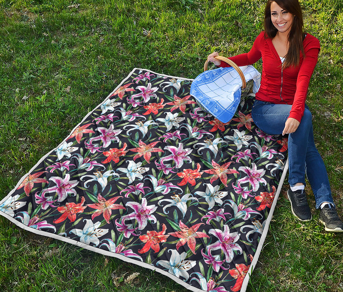 Watercolor Lily Flowers Pattern Print Quilt