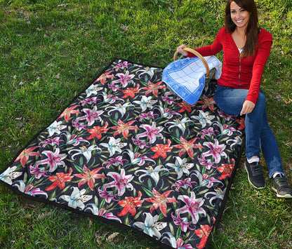 Watercolor Lily Flowers Pattern Print Quilt