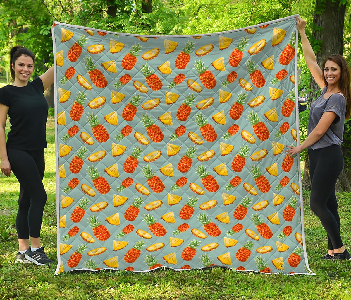 Watercolor Pineapple Pattern Print Quilt