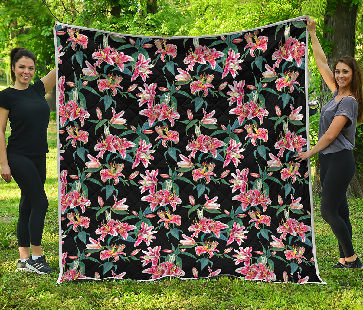 Watercolor Tropical Lily Pattern Print Quilt