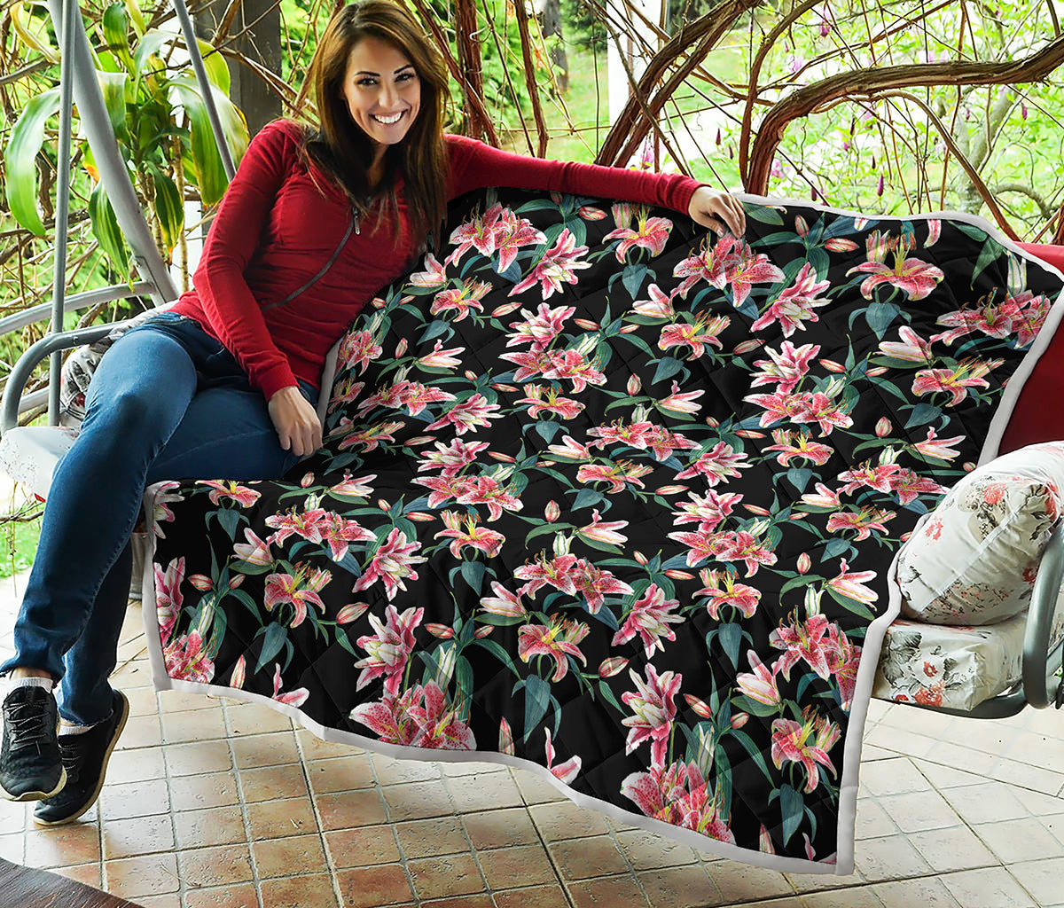 Watercolor Tropical Lily Pattern Print Quilt