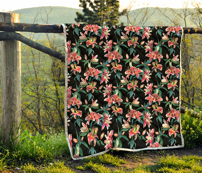 Watercolor Tropical Lily Pattern Print Quilt