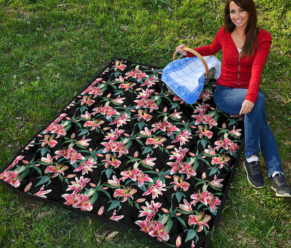 Watercolor Tropical Lily Pattern Print Quilt
