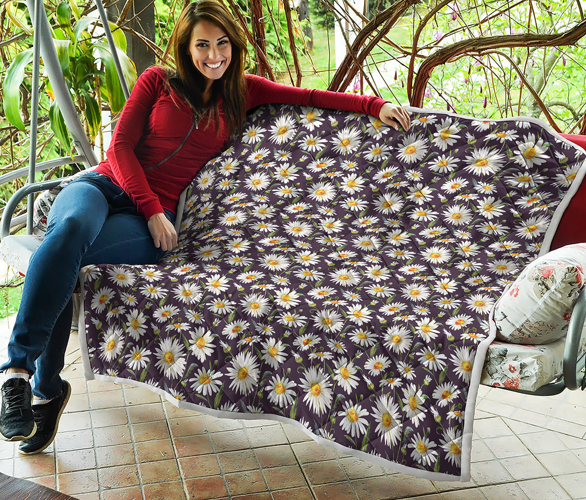 Watercolor White Daisy Pattern Print Quilt