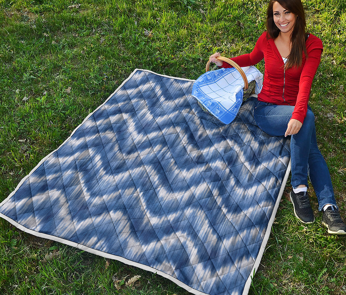 Wavy Shibori Pattern Print Quilt