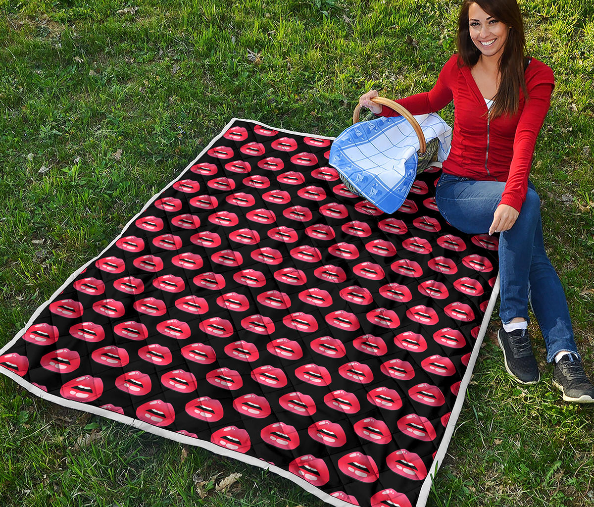 Wet Lips Pattern Print Quilt