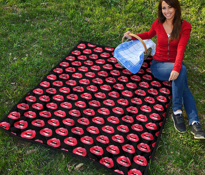 Wet Lips Pattern Print Quilt