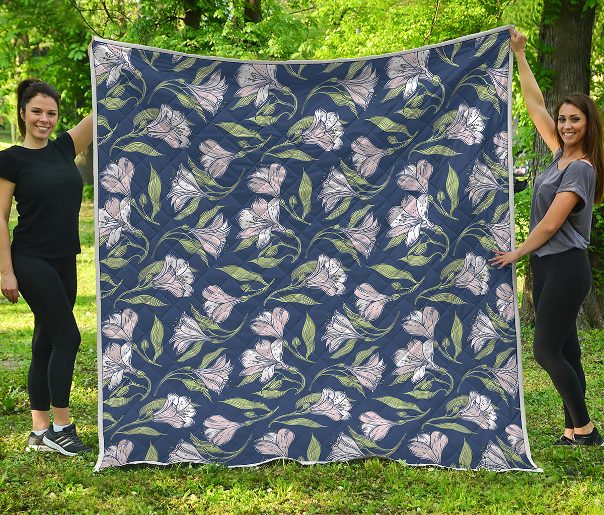 White Alstroemeria Pattern Print Quilt