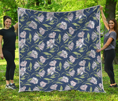 White Alstroemeria Pattern Print Quilt