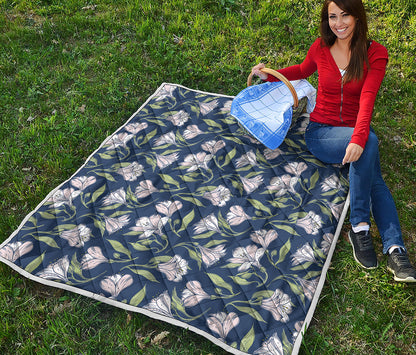 White Alstroemeria Pattern Print Quilt