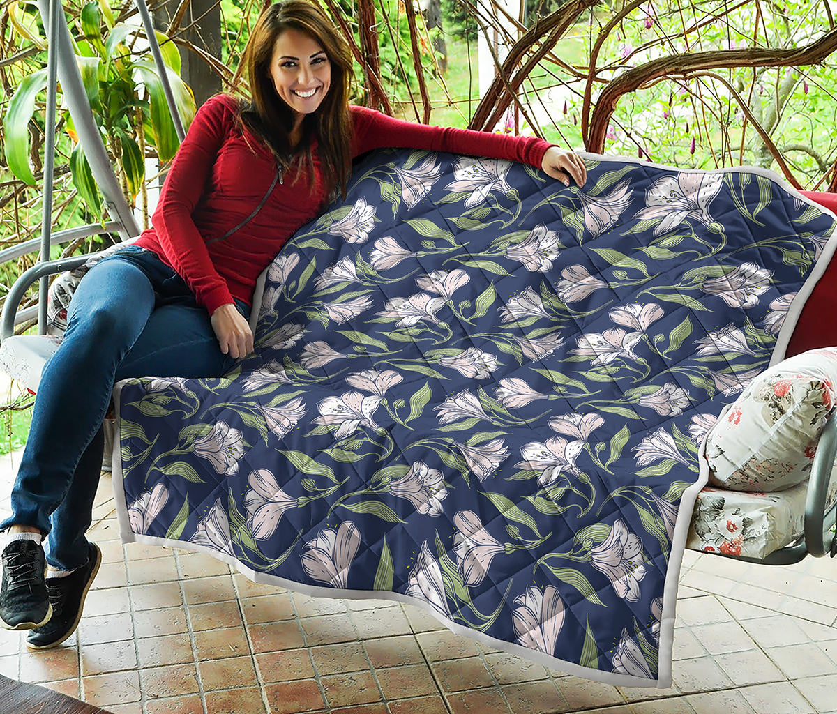 White Alstroemeria Pattern Print Quilt