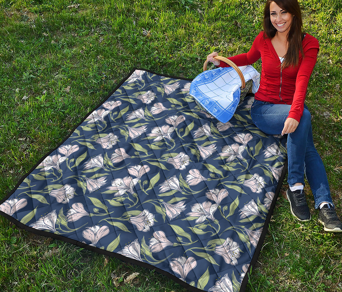 White Alstroemeria Pattern Print Quilt