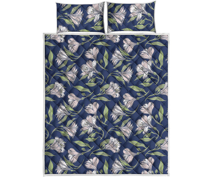 White Alstroemeria Pattern Print Quilt Bed Set