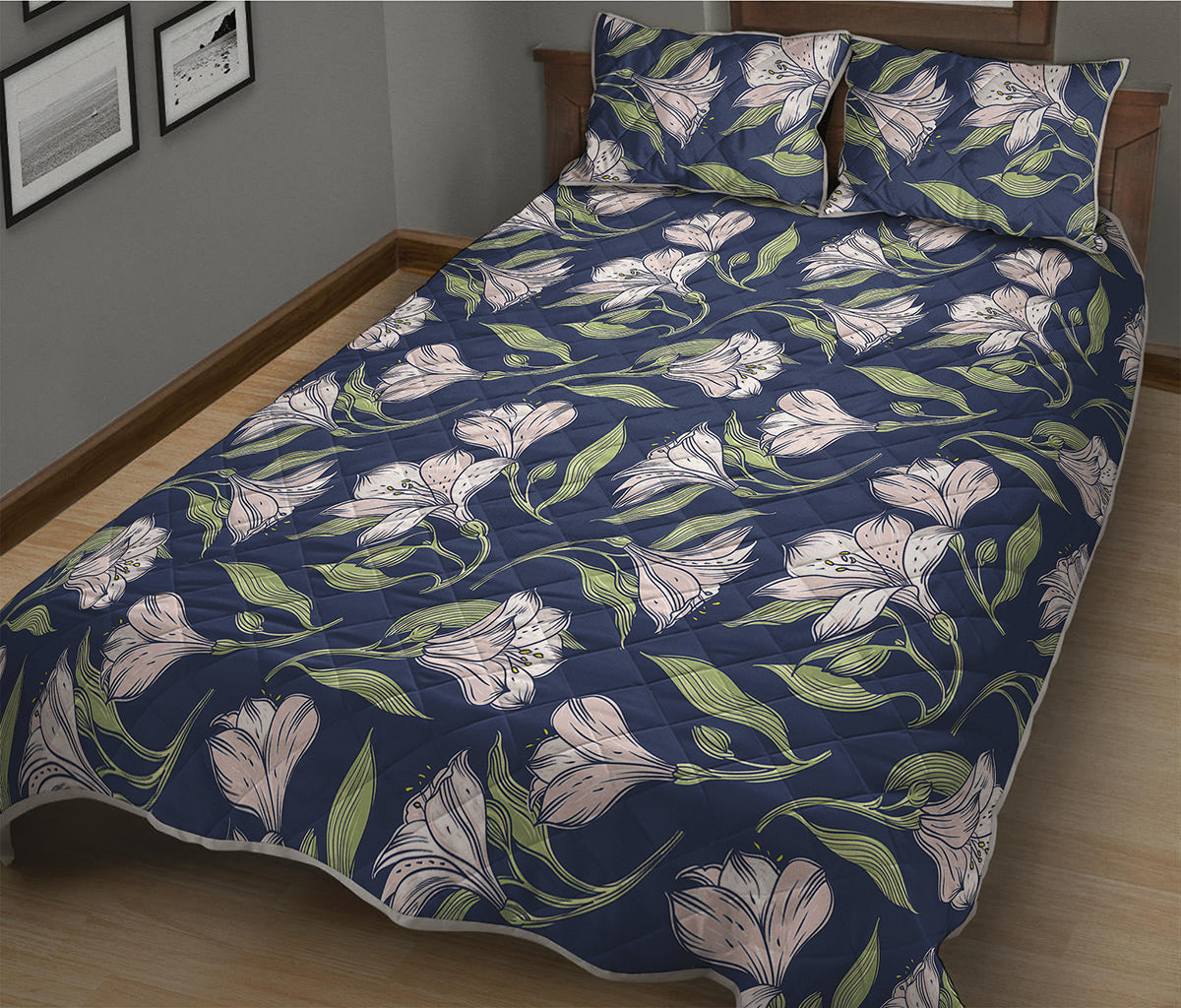 White Alstroemeria Pattern Print Quilt Bed Set