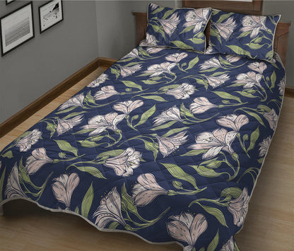 White Alstroemeria Pattern Print Quilt Bed Set