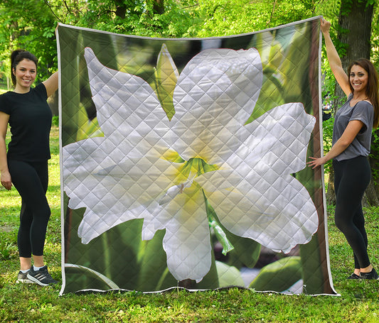 White Amaryllis Print Quilt