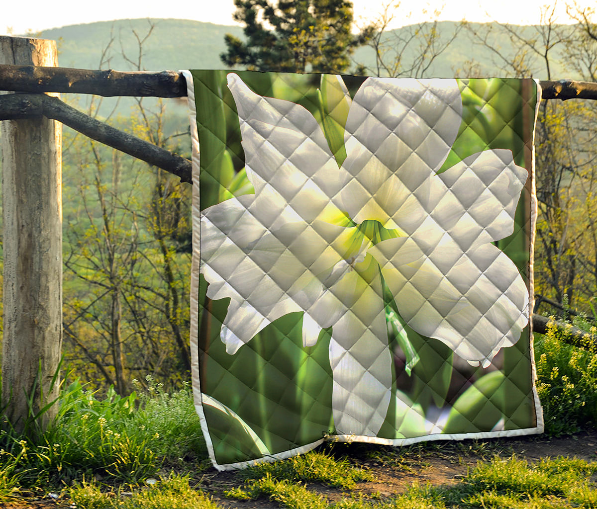 White Amaryllis Print Quilt